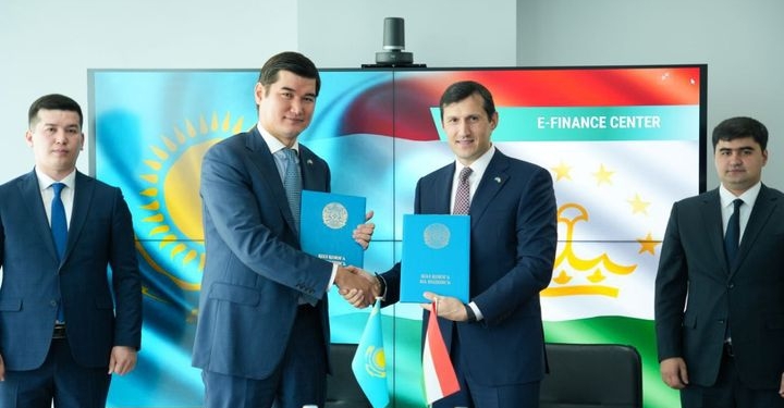 Таджикистан и Казахстан подписали план сотрудничества в области финансов