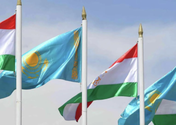 Казахстан начнет подготовку военных для погранвойск Таджикистана
