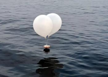 КНДР запустила в Южную Корею 420 воздушных шаров с мусором