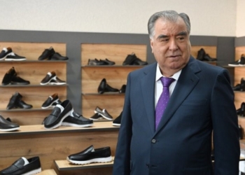В Канибадаме открыли цех по производству обуви