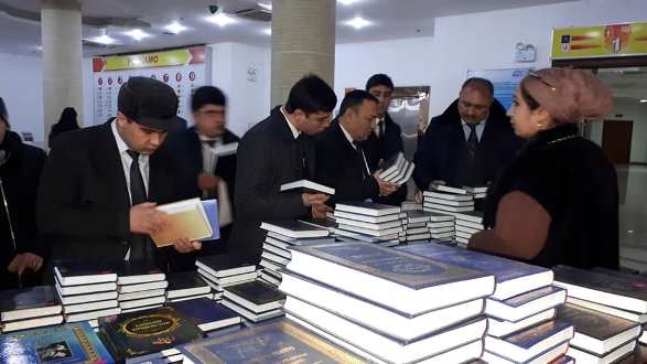 В Душанбе 4 сентября пройдет книжная выставка-продажа в честь Дня книги