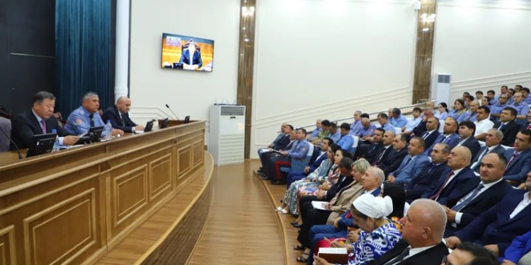 Глава МВД Таджикистана встретился с зарубежными соотечественниками и представителями диаспор