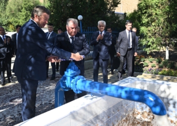 Эмомали Рахмон ввёл в эксплуатацию дополнительную линию питьевой воды в городке Вахдат Лахшского района