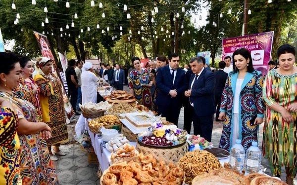 В Душанбе назвали лучших производителей сладостей