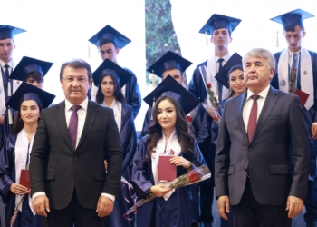 Более 1400 студентов Таджикистана окончили вузы в 2023-2024 учебном году с отличием