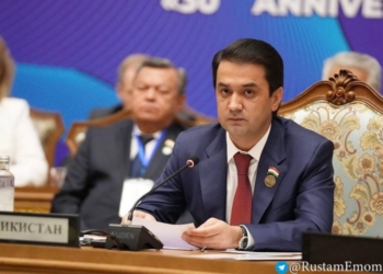 Рустами Эмомали назвал принятие Конституции Таджикистана ценнейшим достижением государства