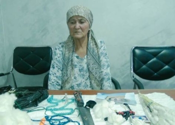 В Таджикистане задержана 70-летняя гадалка за мошенничество и колдовство