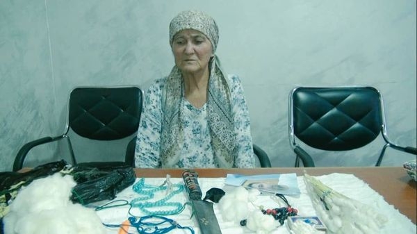 В Таджикистане задержана 70-летняя гадалка за мошенничество и колдовство