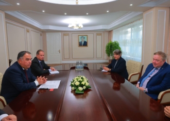Председатель Согда принял генерального секретаря Всемирной федерации по стрельбе из лука Тома Дилена