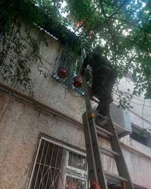 В Душанбе спасатели помогли женщине попасть в запертую квартиру