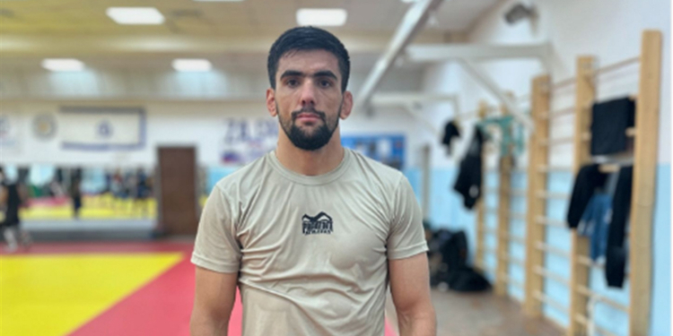 Таджикский боец Доробшох Наботов близок к контракту с UFC