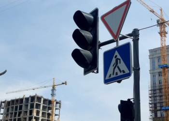 Столичная милиция призывает сообщать о неработающих светофорах и пробках