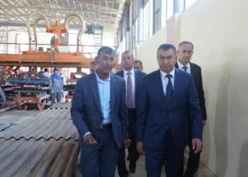 В Шахритусе открыли новый завод по производству шиферных листов и асбестовых труб