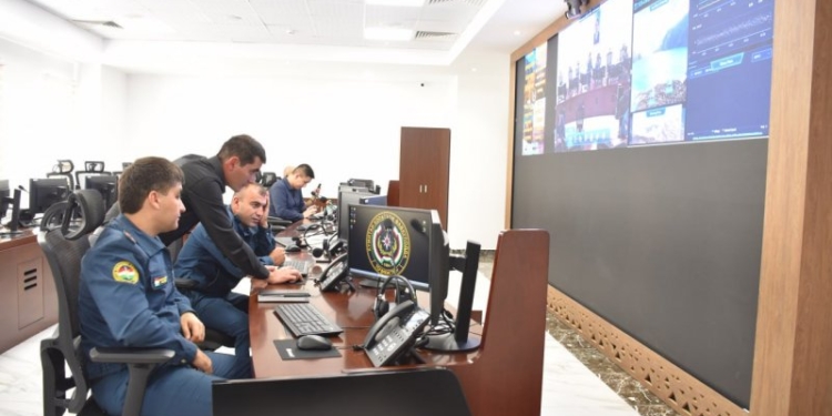 Спасатели КЧС проходят долгосрочные курсы по составлению карт