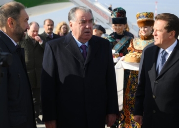 Эмомали Рахмон прибыл в Казань для участия в саммите БРИКС