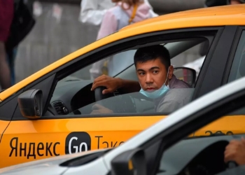 В Иркутской области с 2025 года мигрантам запретят работу в такси, торговле и образовании