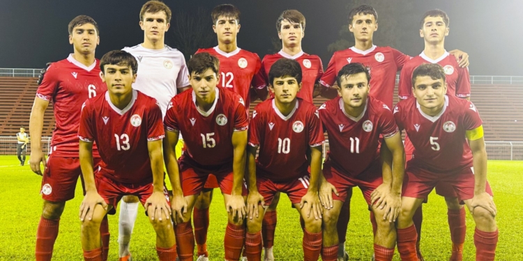 Футбол: юношеская сборная Таджикистана (U-17) в тренировочном матче сыграла вничью со сверстниками из Малайзии