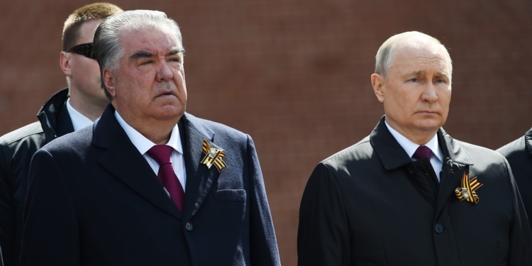 Эмомали Рахмон получил приглашение на празднование 80-летия Победы в Москве