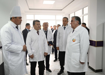 Эмомали Рахмон в Кушониёне сдал в эксплуатацию Центр диагностики и лечения «Авиценна»