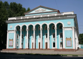 День таджикского театра празднуют сегодня в Таджикистане