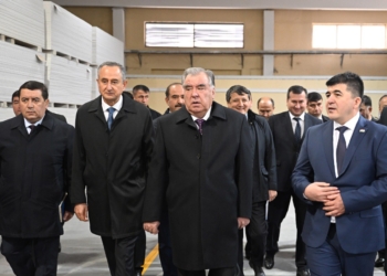 Президент Таджикистана открыл новый завод по производству армстронга в Хатлонской области