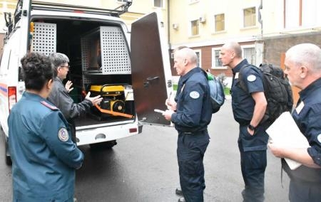 В Таджикистан прибыла международная поисково-спасательная команда Великобритании