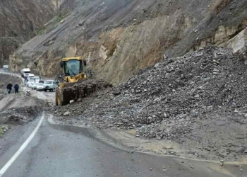 В Дарвазе сошли сель и камнепад, дорога закрыта