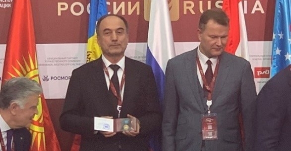 Министр транспорта Таджикистана награжден медалью «Почетный транспортник Содружества Независимых государств»
