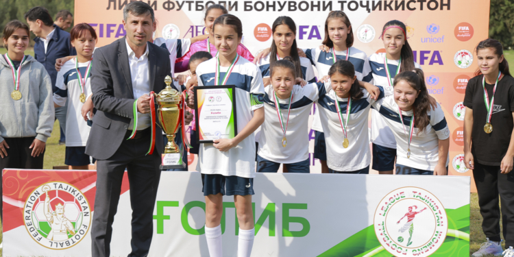 Команда «Регар-ТадАЗ» стала победителем чемпионата Таджикистана среди девушек до 15 лет
