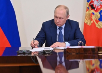 Путин запретил принимать детей мигрантов в школы РФ без знания русского языка