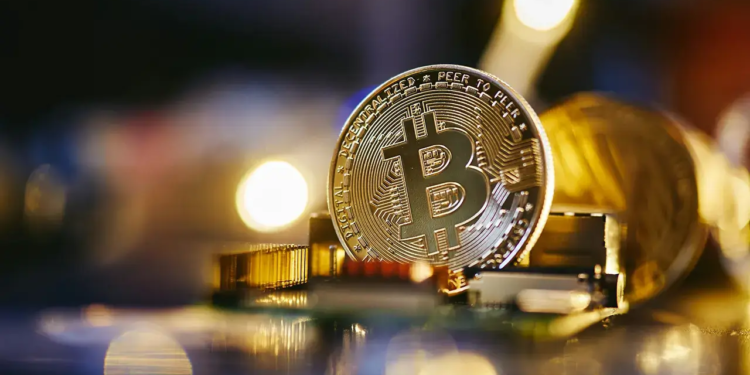Курс биткойна впервые в истории превысил $100 тысяч