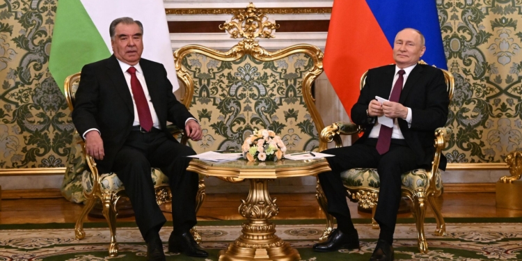 Эмомали Рахмон и Владимир Путин обсудят сотрудничество Таджикистана и России