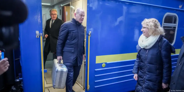 Канцлер ФРГ Шольц прибыл с визитом в Киев
