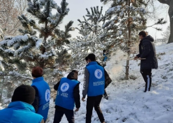В Душанбе провели акцию «Кто, если не мы?» в поддержку работников  дорожного управления