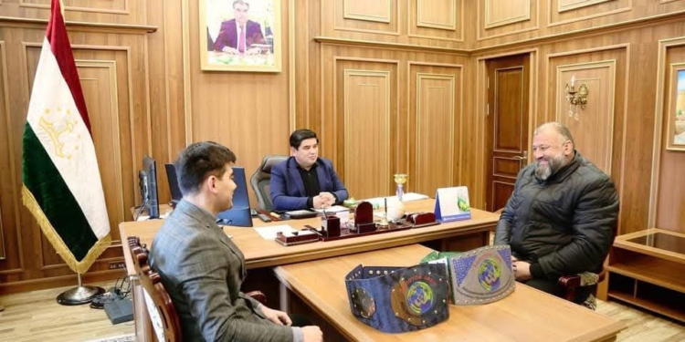 В Истаравшане наградили Акмала Кодирова за высокие достижения в спорте