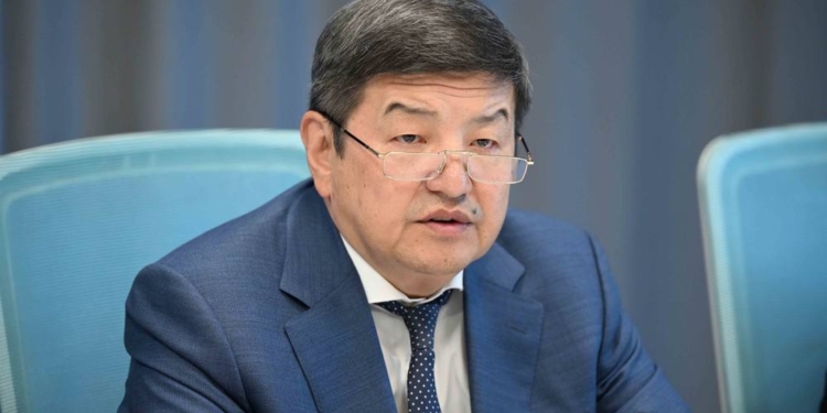 Президент Киргизии отправил в отставку премьера страны Акылбека Жапарова
