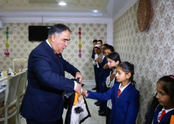 В Айнинском районе организован новогодний праздник для сирот