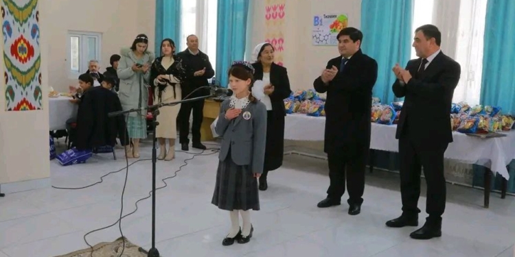 Воспитанникам интерната Истаравшана вручили новогодние подарки и зимнюю одежду