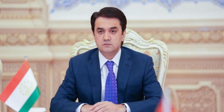 Рустам Эмомали запросил проверку финансовой деятельности администрации Душанбе