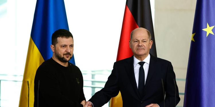 Бюджетный комитет Германии одобрил дополнительные 3 млрд евро военной помощи Украине – Reuters