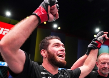 Нурулло Алиев одержал победу на турнире UFC в Лас-Вегасе