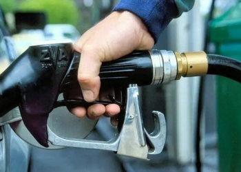 В Казахстане продлили запрет на вывоз бензина и дизтоплива