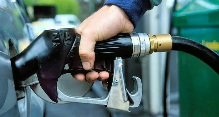 В Казахстане продлили запрет на вывоз бензина и дизтоплива