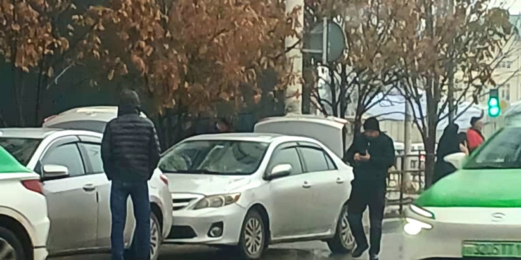 В Душанбе оштрафовали водителей за неправильную парковку