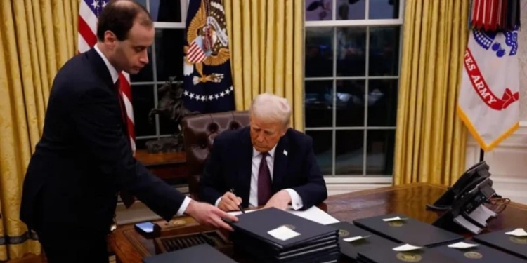 Дональд Трамп распорядился вывести США из ВОЗ
