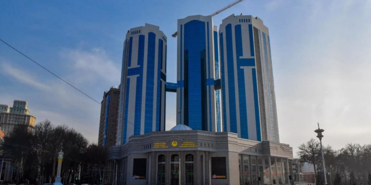 Количество активных пользователей мобильной связи в стране превысило 5 миллионов