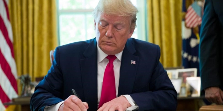 Трамп подписал указ о реализации инициатив DOGE по сокращению численности правительства