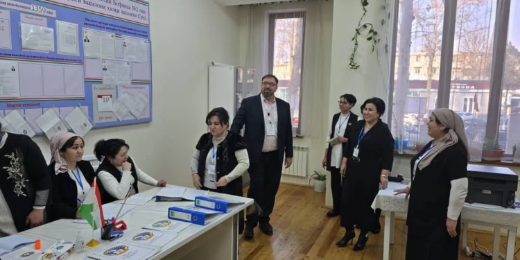 Наблюдатели от СНГ продолжают мониторинг парламентских выборов в Таджикистане