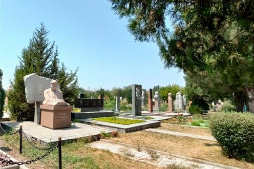 В Киргизии установили новые правила захоронений и установки памятников