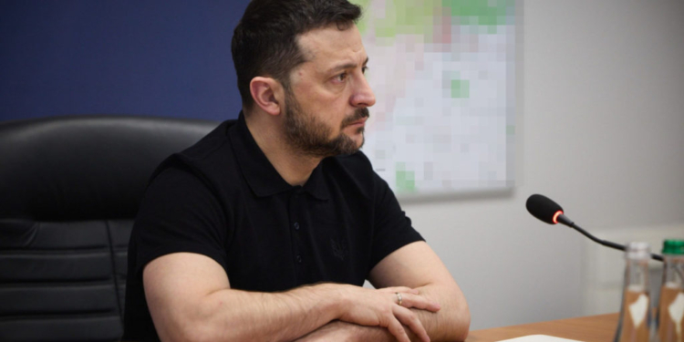 Зеленский заявил, что не подчинится договоренностям, достигнутым без участия Украины